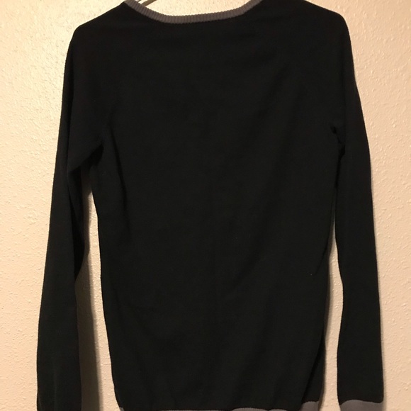 Ladies Oakley Top. Black and Gray. Small - Picture 2 of 4